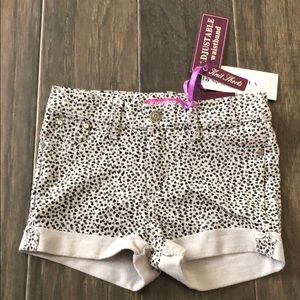 NWT Vigoss Girls Sz 4t knit heart print shorts